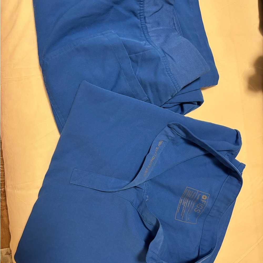Figs Men's Joggers in Vibrant Blue